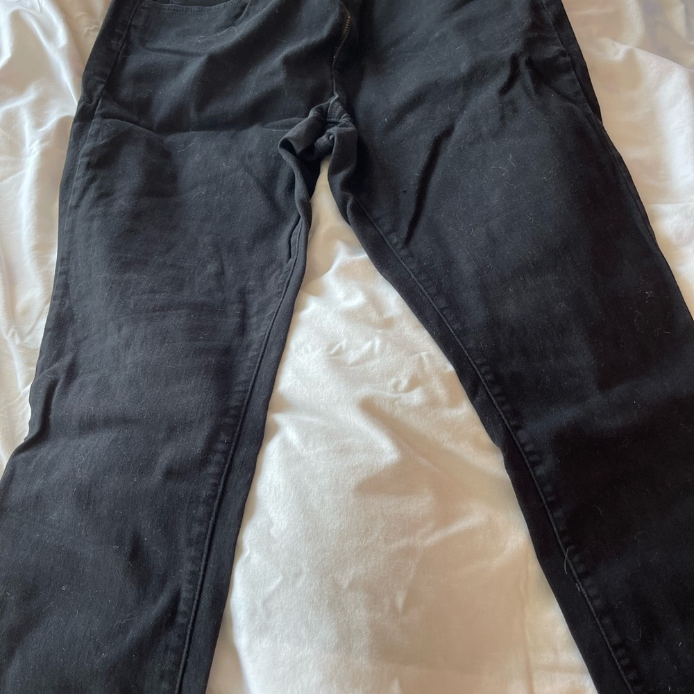 Universal thread black, high-rise slim, straight jeans